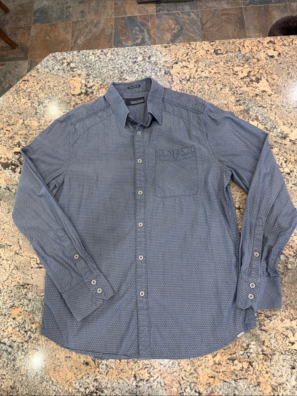 Buckle Men's Blue Micro-Pattern Button-Down Shirt